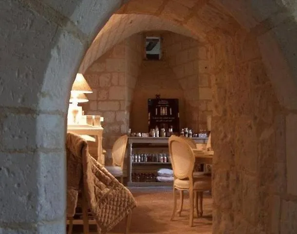 Chateau De Charge بيت ضيافة